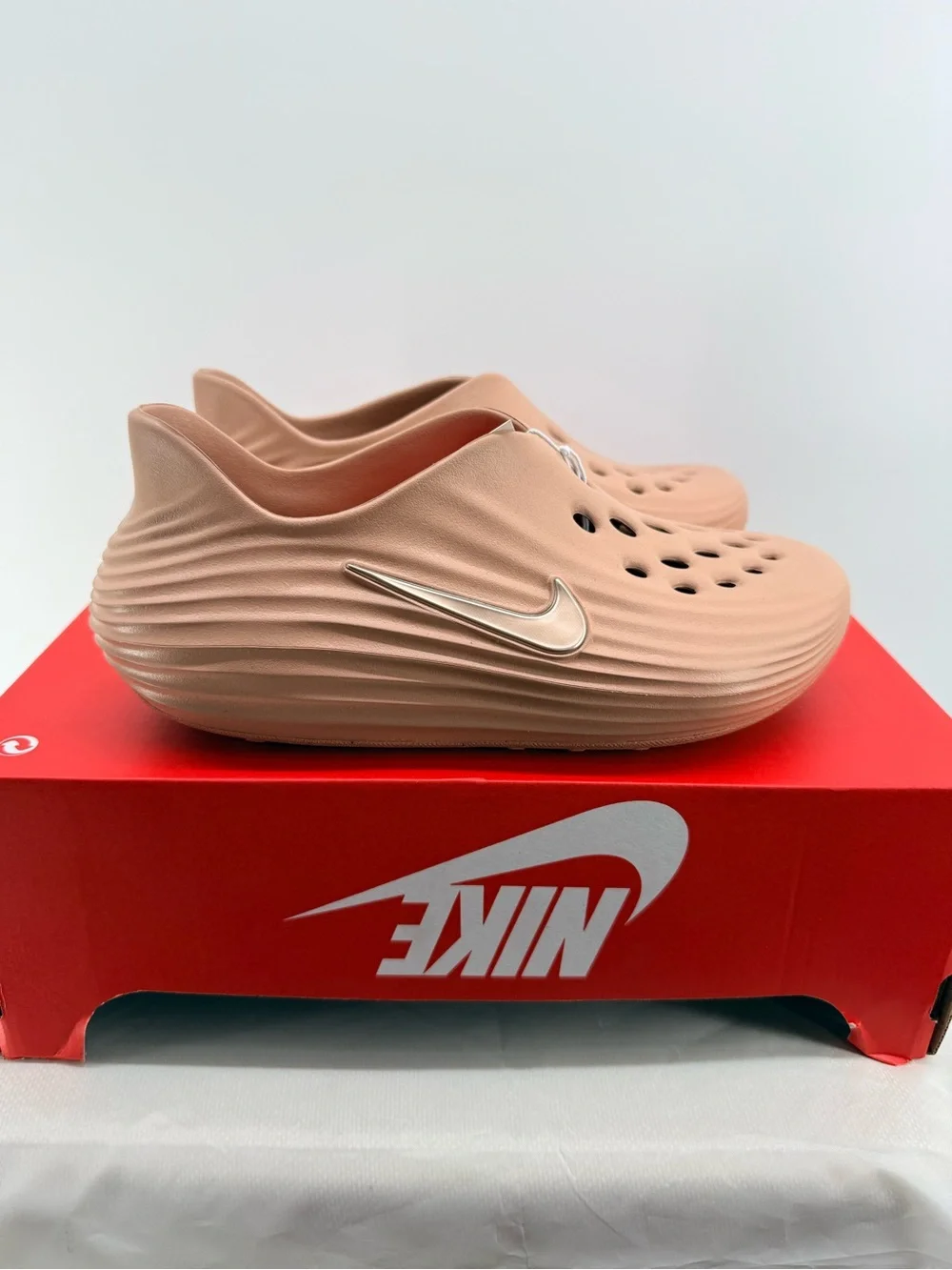 Nike ReactX Rejuven 8 size 7Y